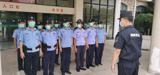 保障醫(yī)患平安--潤州保安公司對鎮(zhèn)江市第三人民醫(yī)院全體隊員進行反恐訓(xùn)練